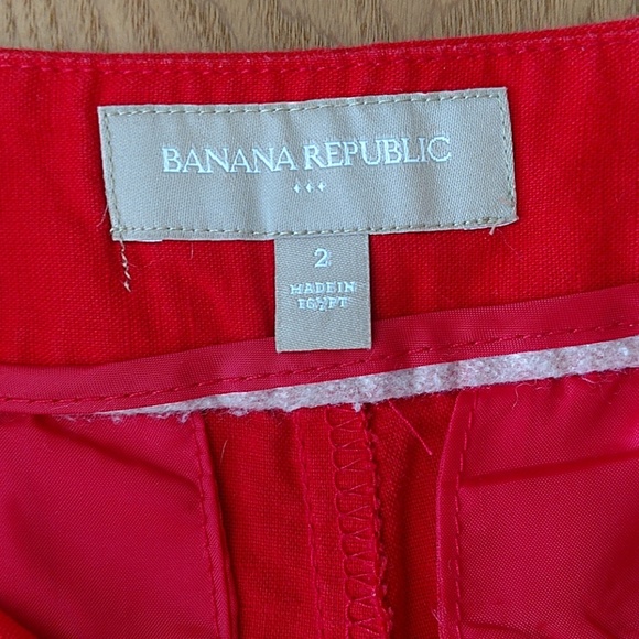 Banana Republic red linen shorts - Picture 3 of 3